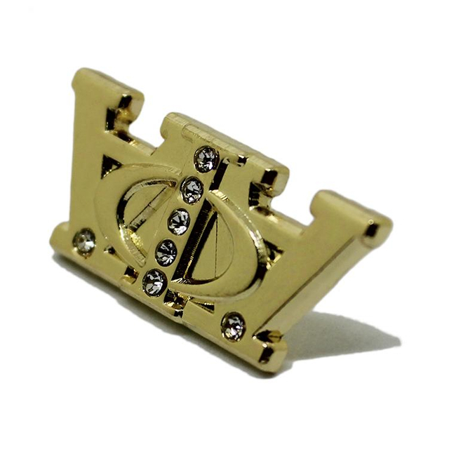 Alfinete de lapela de metal com coroa de cristal 3D