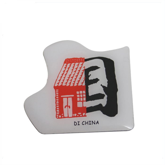 Pin de lapela com impressão deslocada de logotipo personalizado em formato irregular