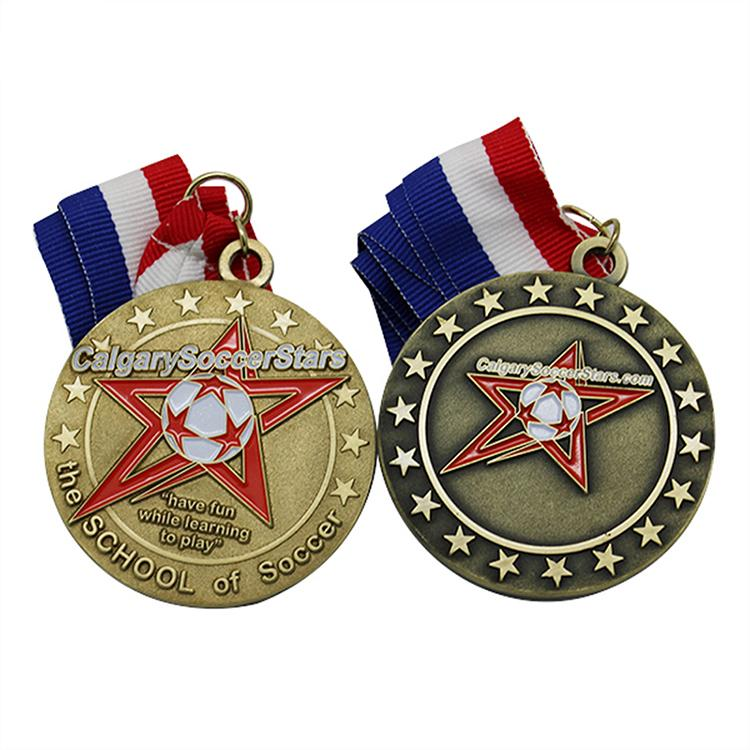 Medalha de ouro de esmalte macio de futebol antigo personalizado