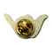 Alfinete de lapela de metal com gesto dourado 3D