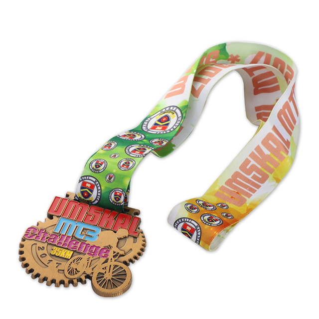Desafio 35K Estrela de Bronze Ciclismo Colar Milagroso Religioso Medalhas E Fitas Militares