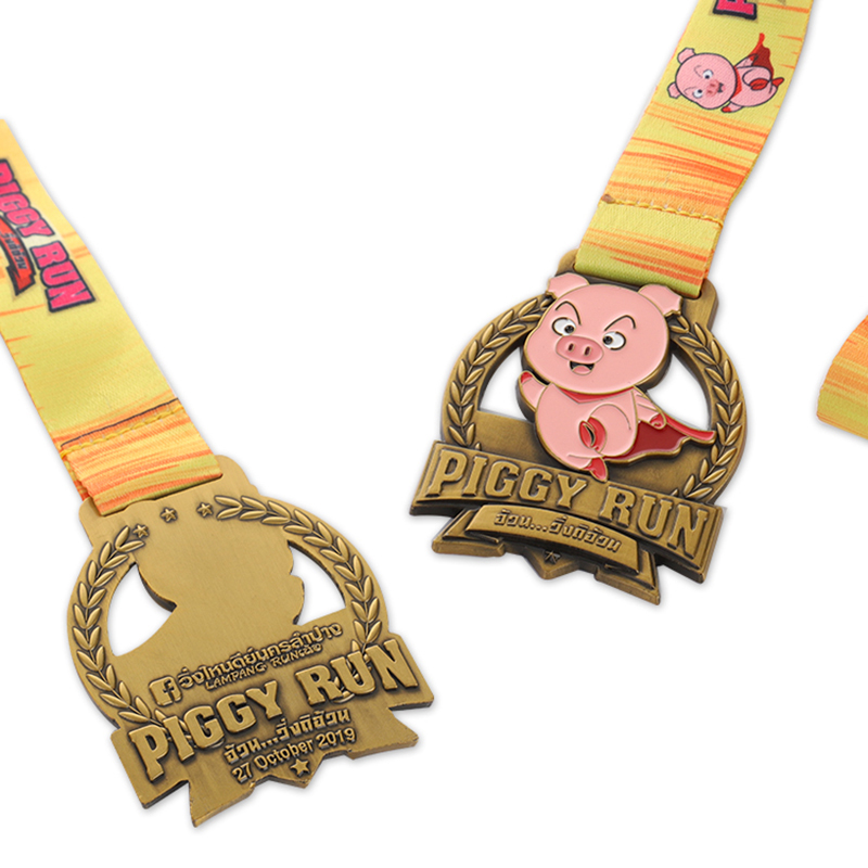 Medalhas personalizadas de corrida Piggy Run nos Estados Unidos em ouro cross country