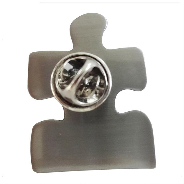 Pino de lapela feito com epóxi de quebra-cabeça de impressão de logotipo personalizado