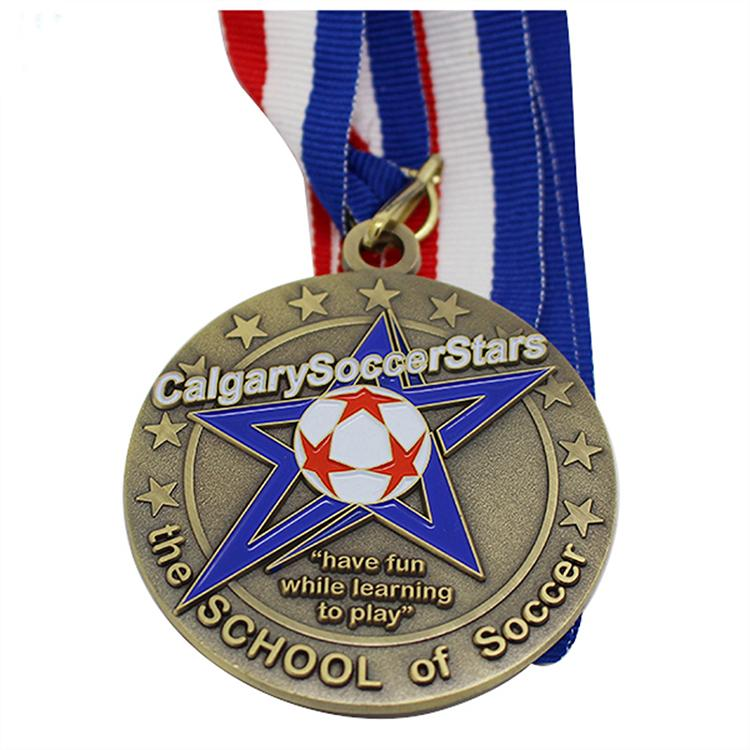 Medalha de ouro de esmalte macio de futebol antigo personalizado