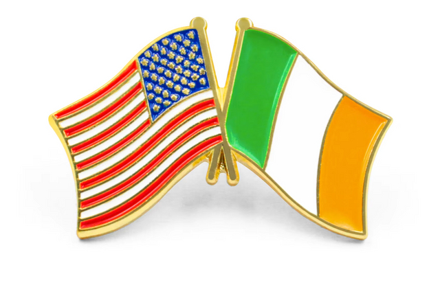 Pino de esmalte duro macio com bandeira de amizade cruzada personalizada