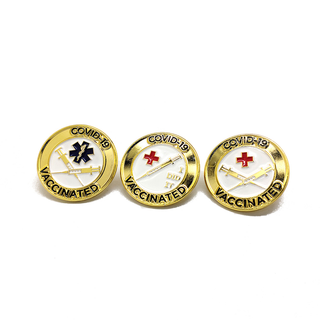 Distintivo de lapela de esmalte macio Corona Vaccine Pin de metal vacinado Covid