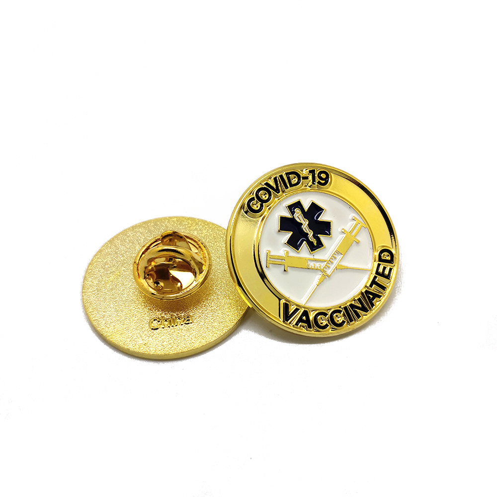 Distintivo de lapela de esmalte macio Corona Vaccine Pin de metal vacinado Covid